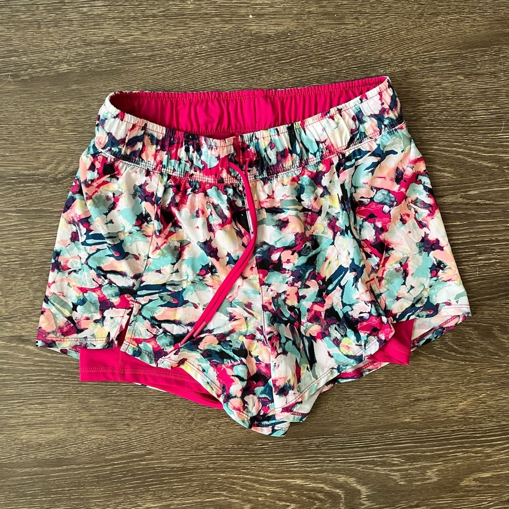 Avis Shorts Size: S(4-6)​